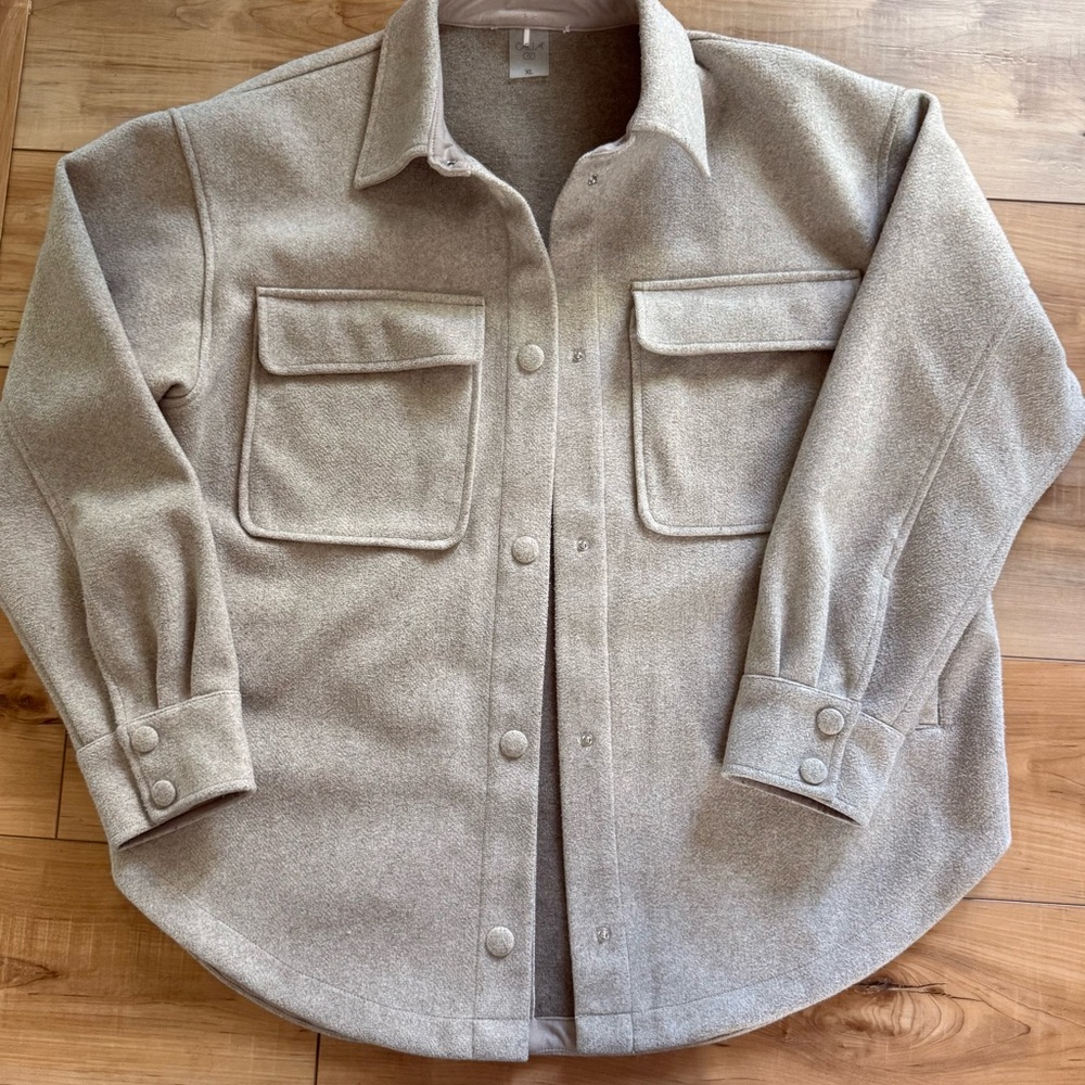 CALIA by Carrie Underwood Gray Button Down Shirt